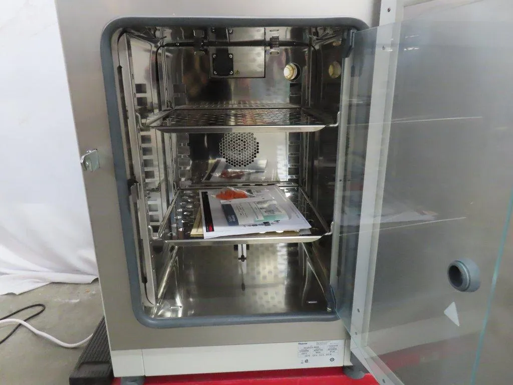 Thermo Scientific Heratherm IMH60 Incubator