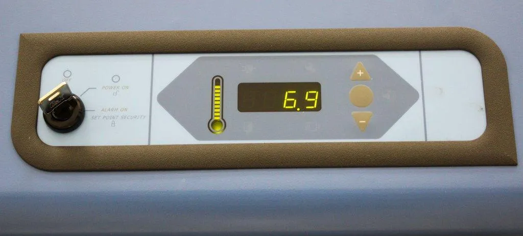 Thermo Fisher Scientific REL3004A Revco Lab Refrigerator
