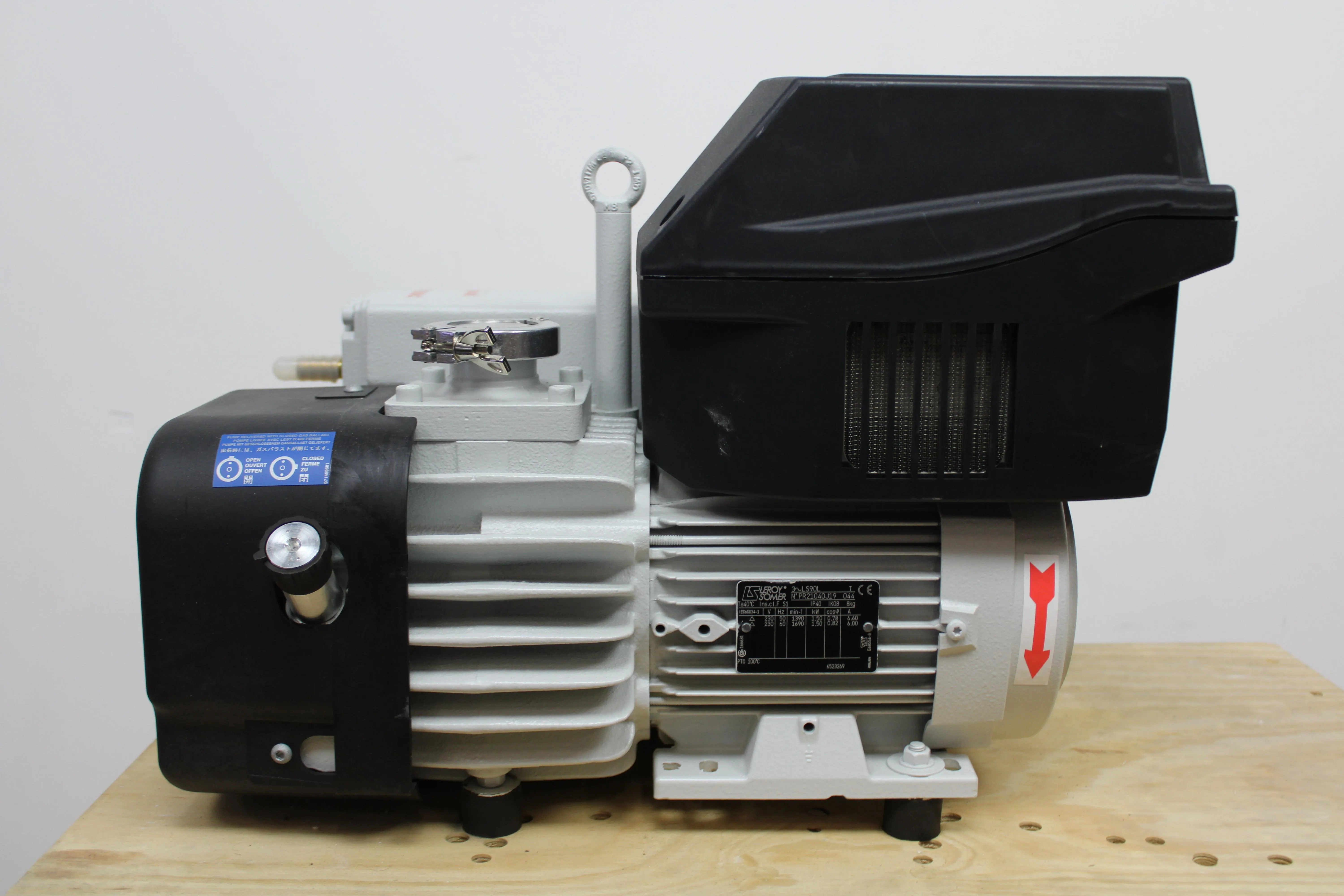 Leybold Sogevac SV65BIFC Vacuum Pump Motor