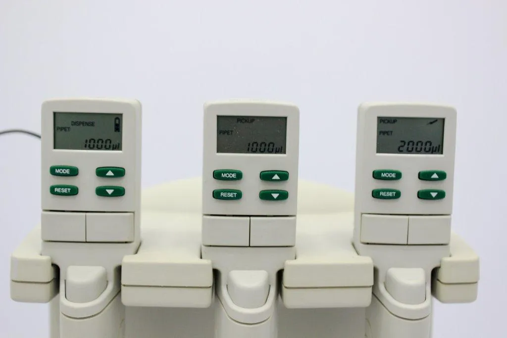 Rainin E3 Rapid Charge Stand & qty-3 EDP3-Plus Digital Pipettes - Pipettor