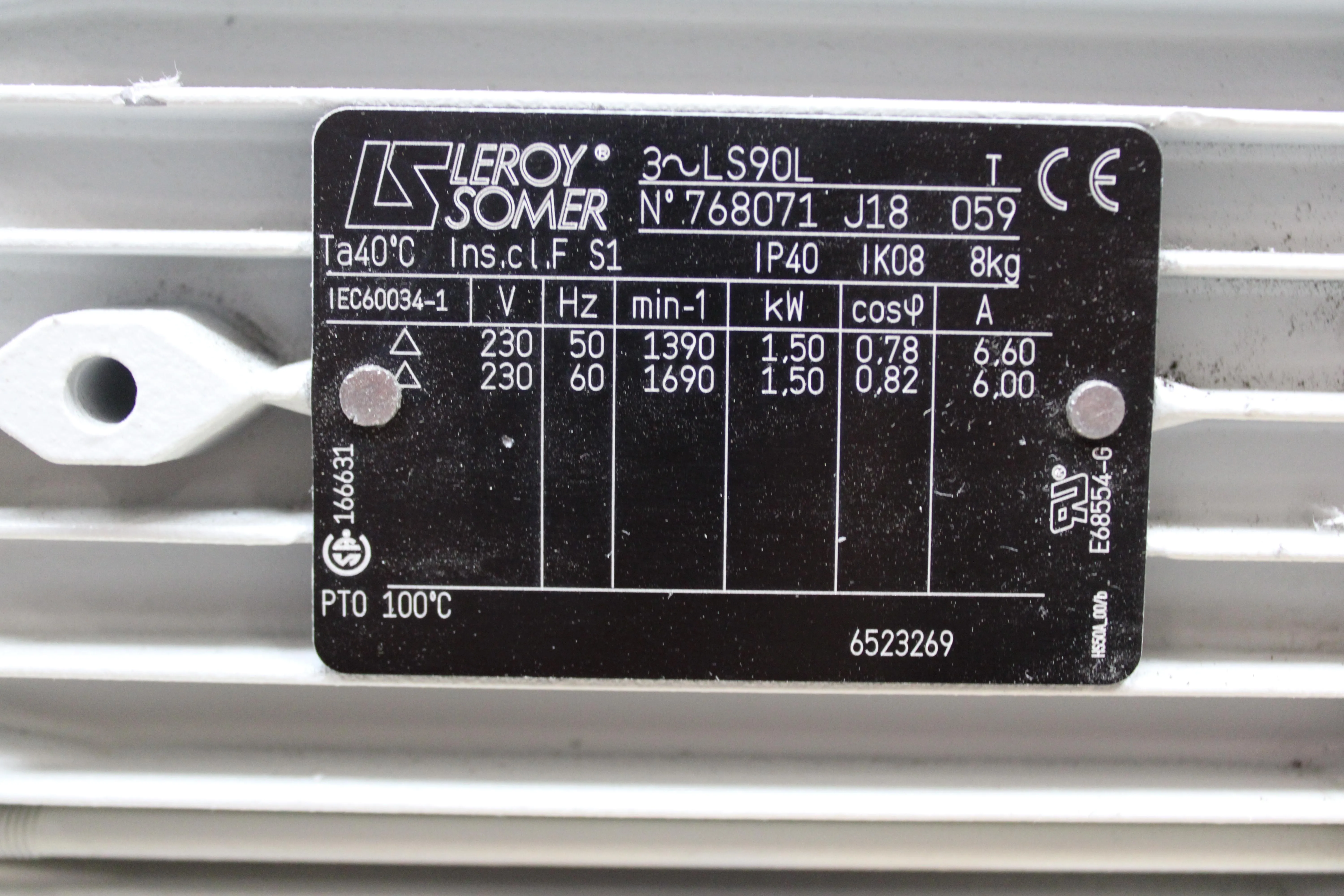 Leybold SV65BIFC Vacuum Pump Oil Sealed Low Noise Reliable 2018