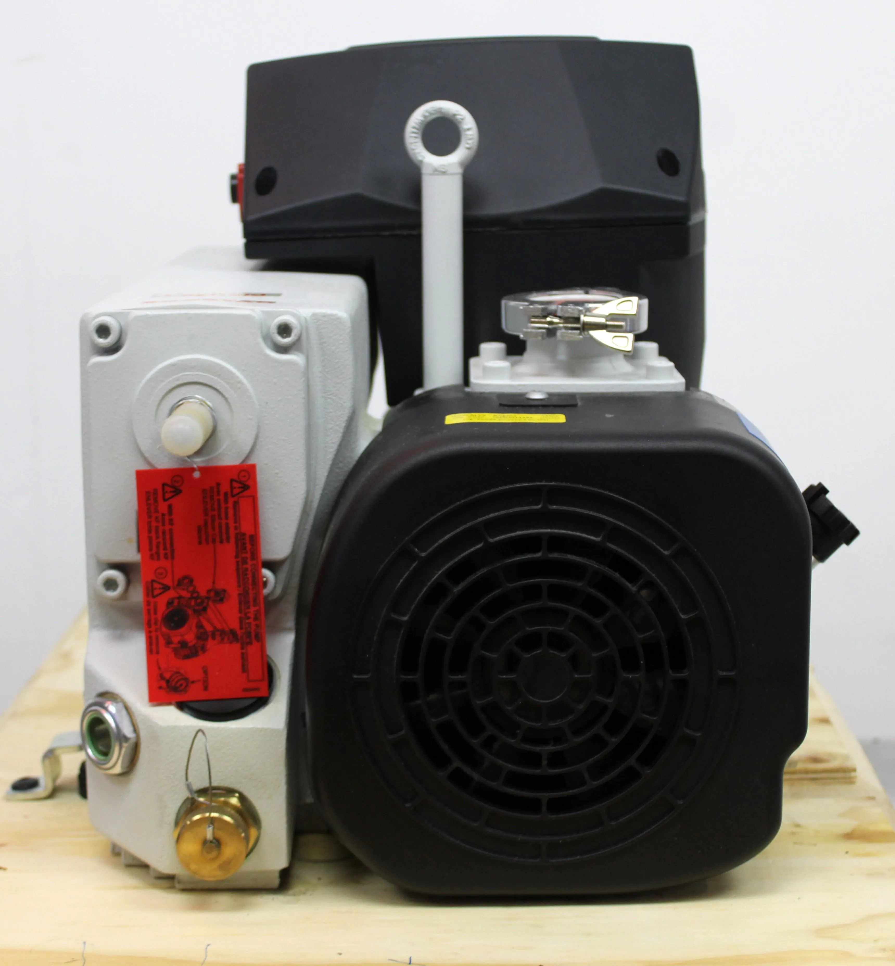 Leybold SV65BIFC Vacuum Pump Oil Sealed Low Noise Reliable 2018