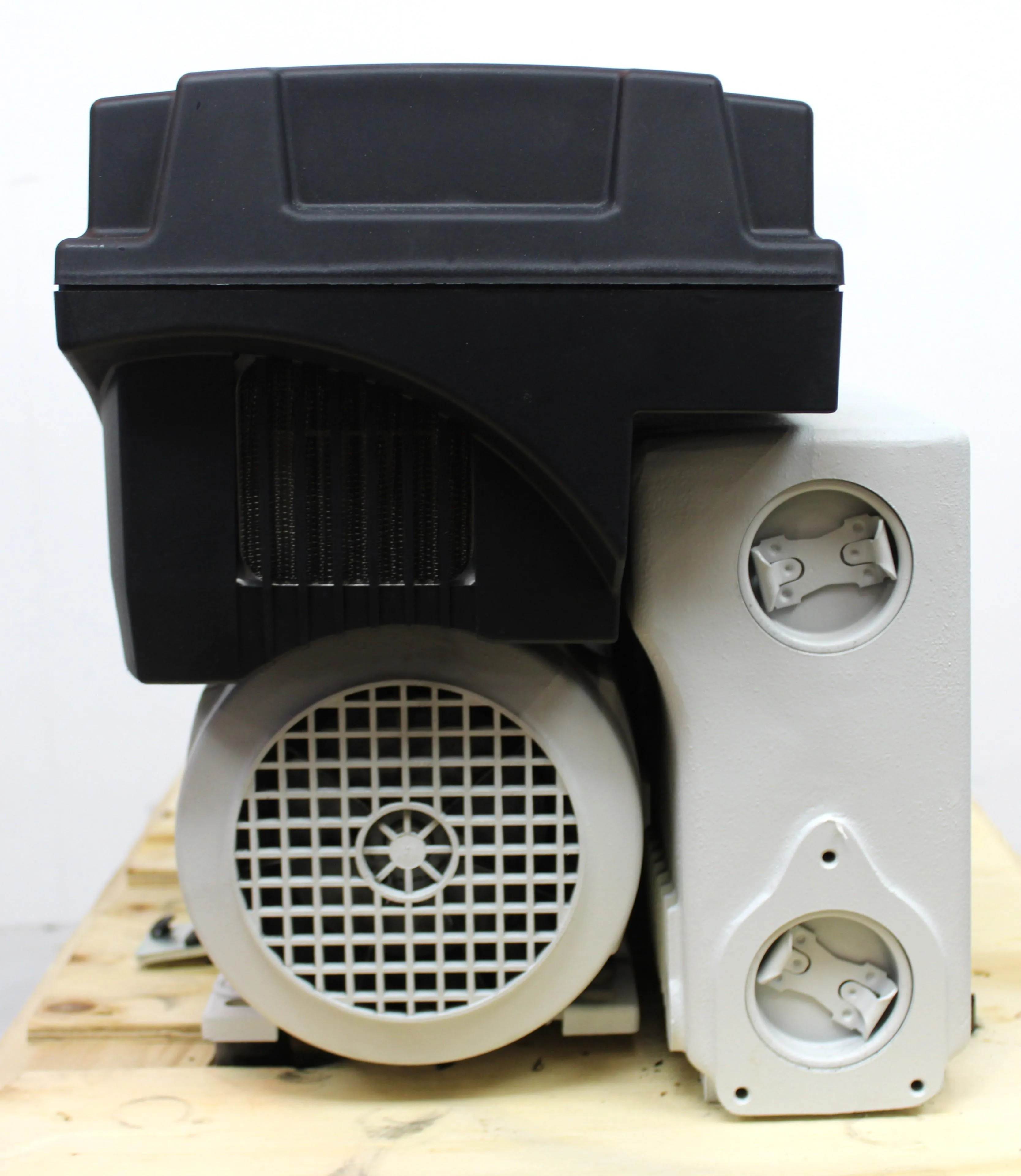 Leybold SV65BIFC Vacuum Pump Oil Sealed Low Noise Reliable 2018