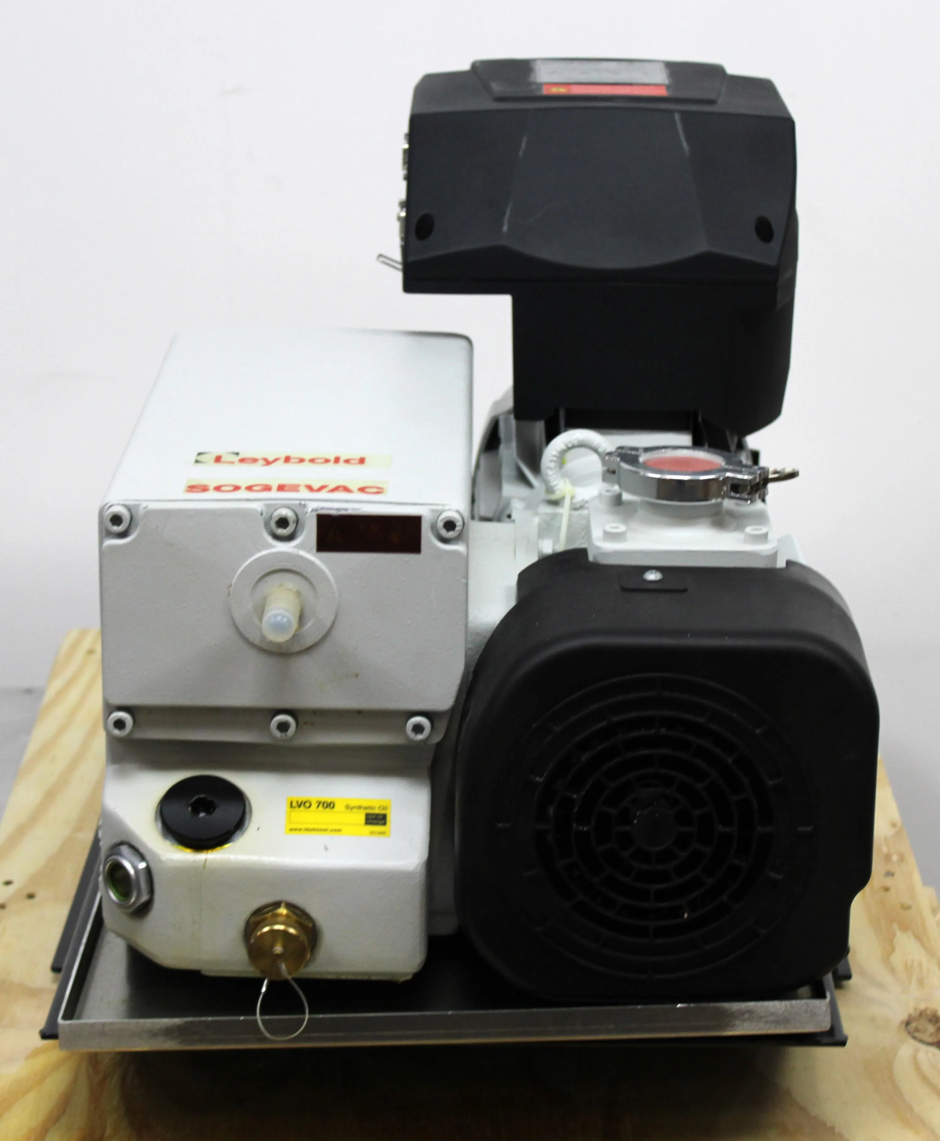 Leybold Sogevac SV 120 BIFC Vacuum Pump 200-240V 50/60Hz For Lab Use