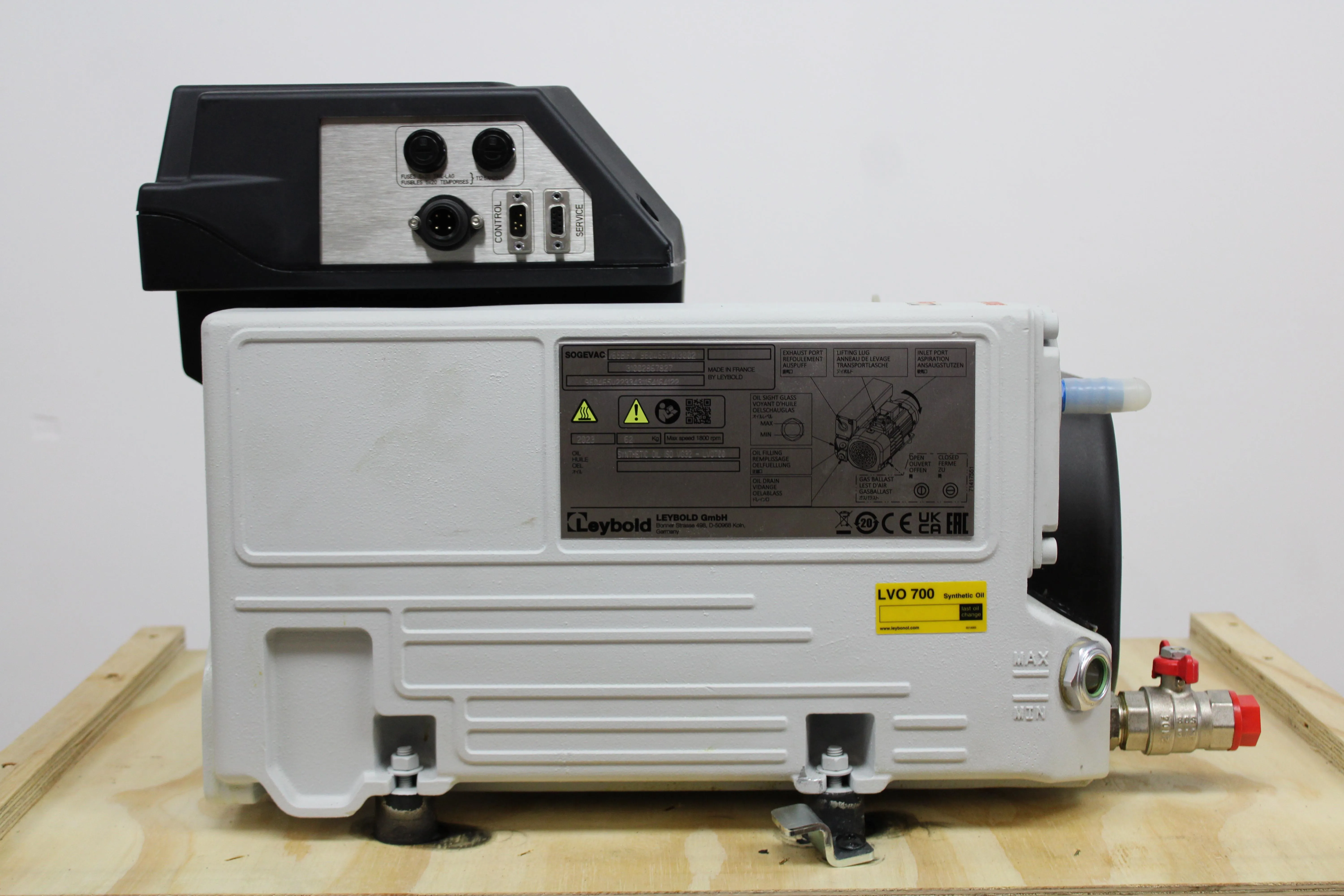 Leybold Sogevac SV65BIFC Vacuum Pump