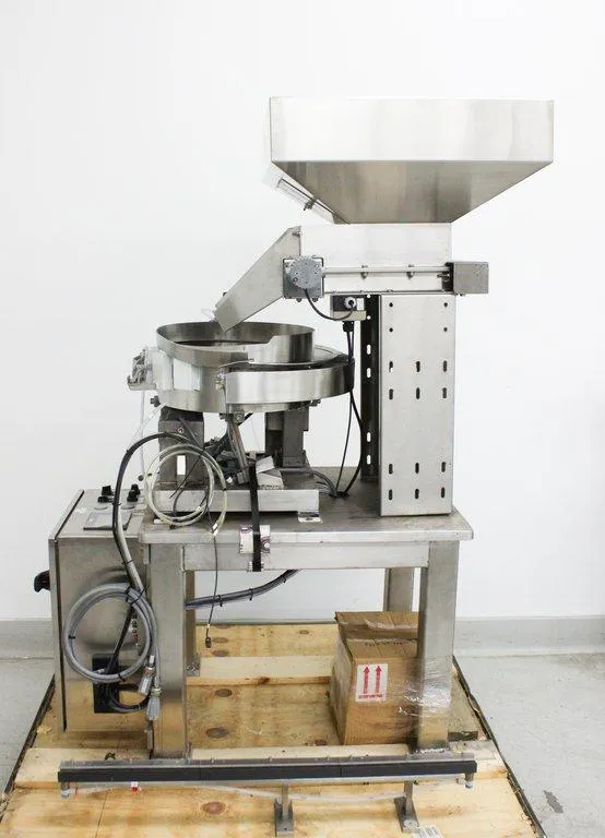 R-Tech Feeders 15-110AC-FC-B-H-CS Vibratory Bowl Feeder
