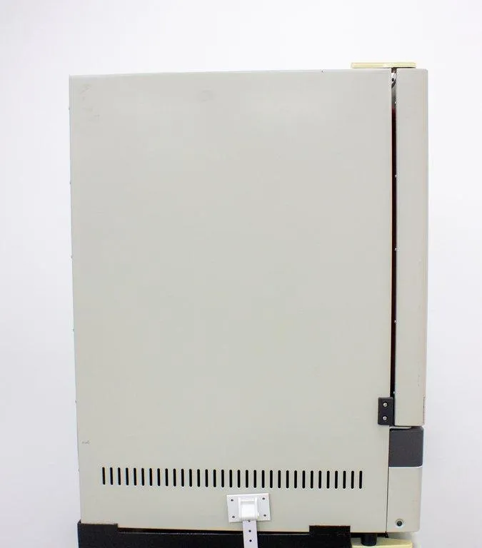 Sanyo MIR-262 Heated Incubator 5.4 cu.ft 153L Microprocessor Control Stainless Steel Interior