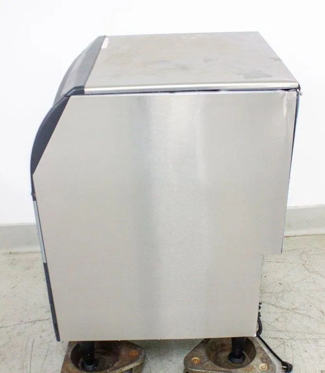 Scotsman UF424A-1 Ice Maker with Bin, Flake-Style