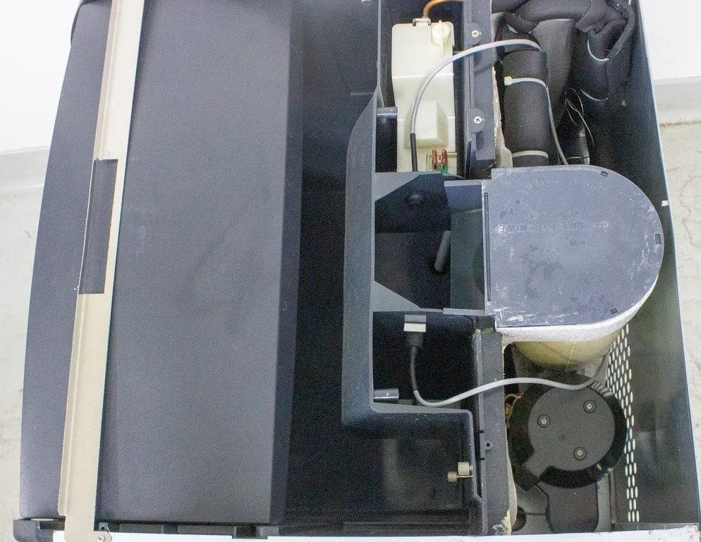 Scotsman UF424A-1 Ice Maker with Bin, Flake-Style