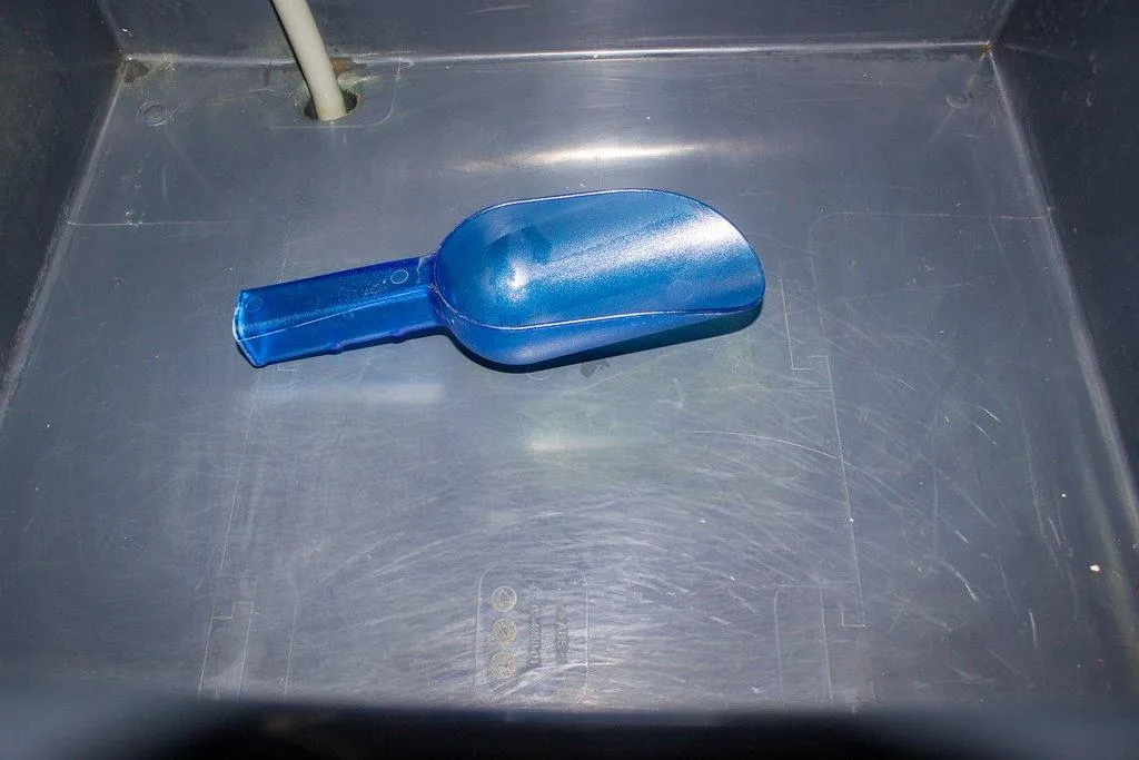 Scotsman UF424A-1 Ice Maker with Bin, Flake-Style