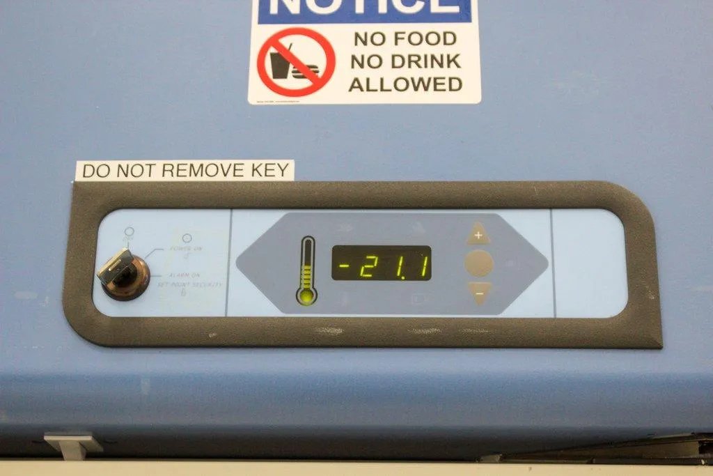 Thermo ULT5030A Freezer Cold Storage -30C 51.1 Cu Ft 120V Upright Unit