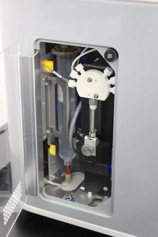 Invitrogen Attune NxT Flow Cytometry with CytKick MAX Autosampler Installed