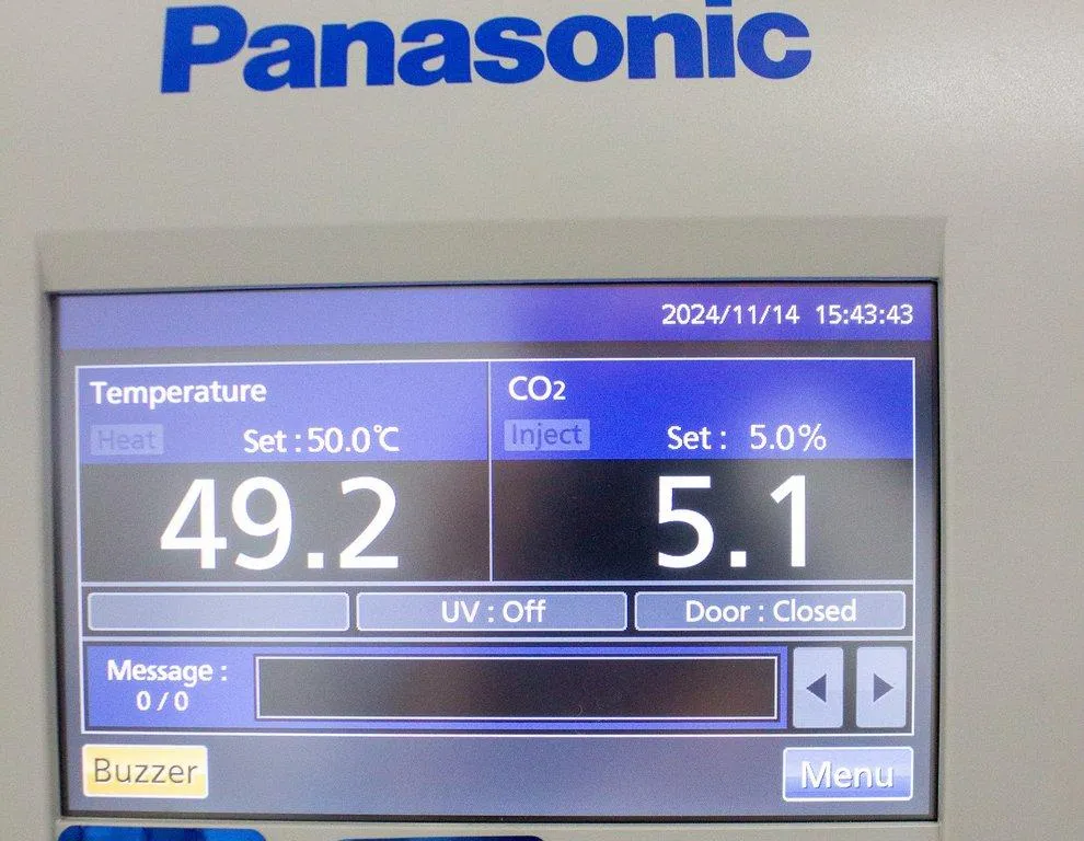 Panasonic MCO-170AICUVL-PA CO2 Incubator 5.8 cu.ft. w/ Touchscreen & UV