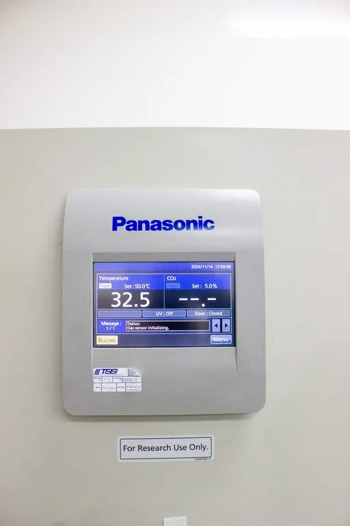 Panasonic MCO-170AICUVL-PA CO2 Incubator 5.8 cu.ft. w/ Touchscreen & UV