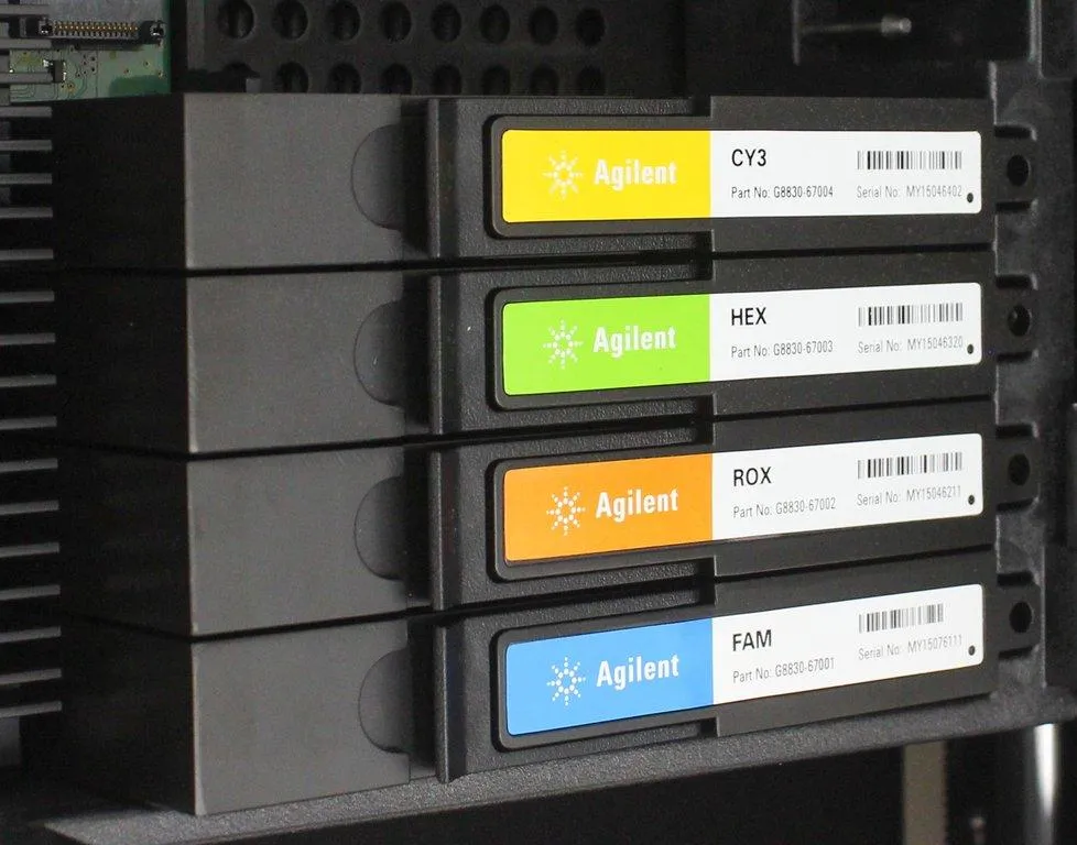 Agilent ARIA MX G8830-64001 Real-Time PCR Immunoassay System 100-240V
