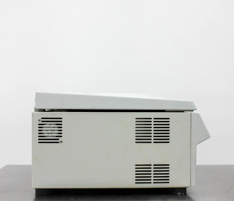 Eppendorf Centrifuge 5810 with A-4-62 Rotor
