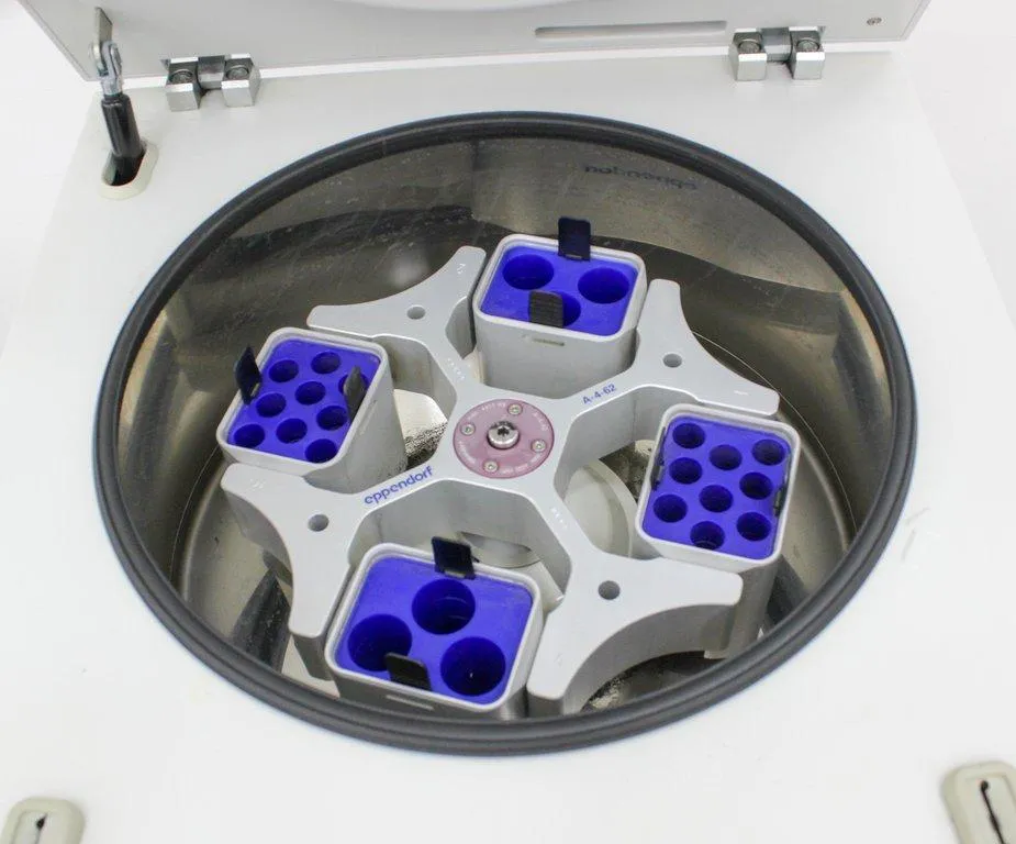 Eppendorf Centrifuge 5810 with A-4-62 Rotor