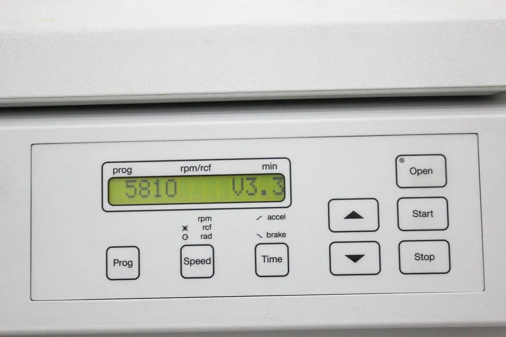 Eppendorf Centrifuge 5810 with A-4-62 Rotor