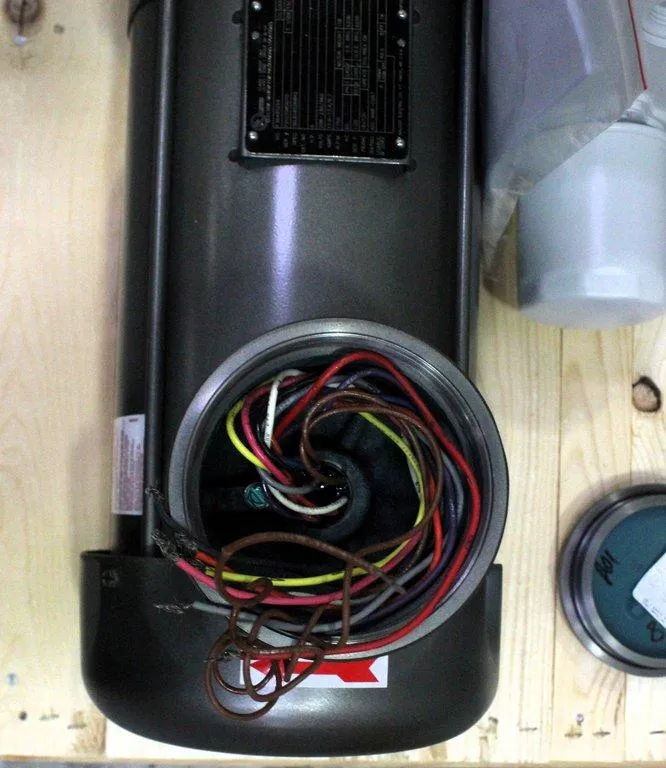 leybold SV100B Sogevac Vacuum Pump