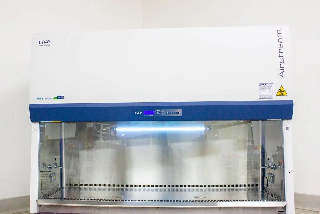 Esco Airstream AC2-6S9-NS Biosafety Cabinet ISO Class3 6ft 70 Percent Energy Saving