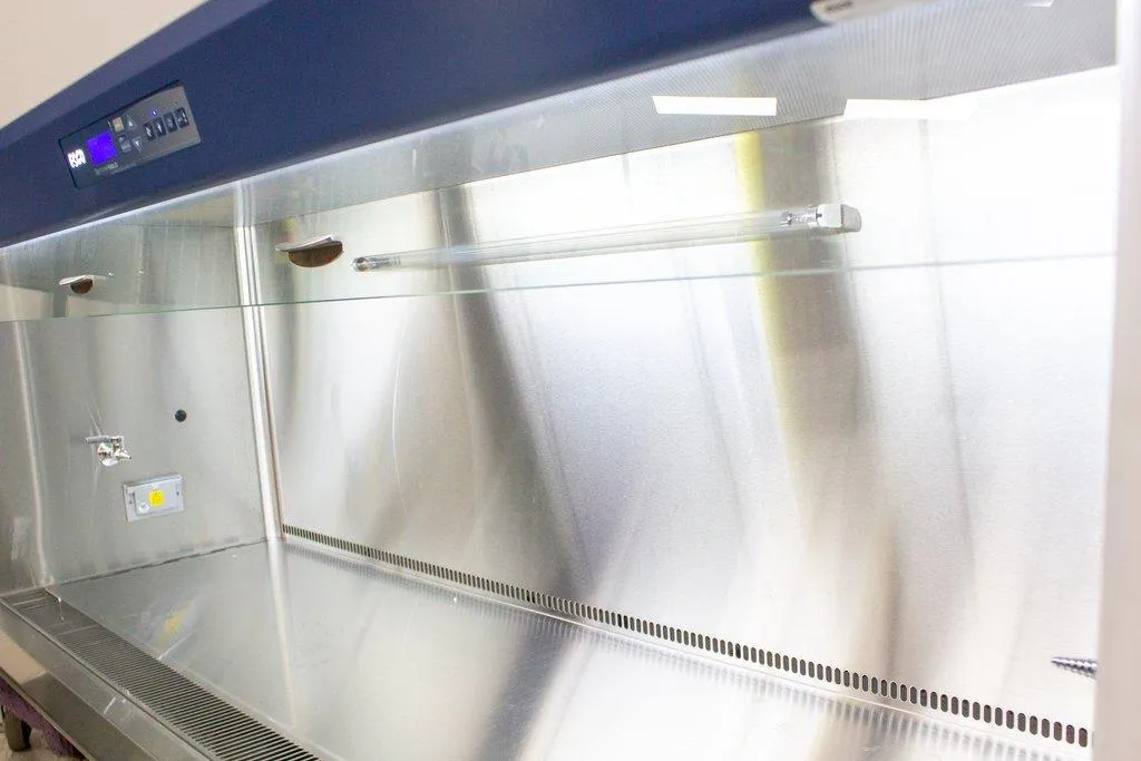 Esco Airstream AC2-6S9-NS Biosafety Cabinet ISO Class3 6ft 70 Percent Energy Saving