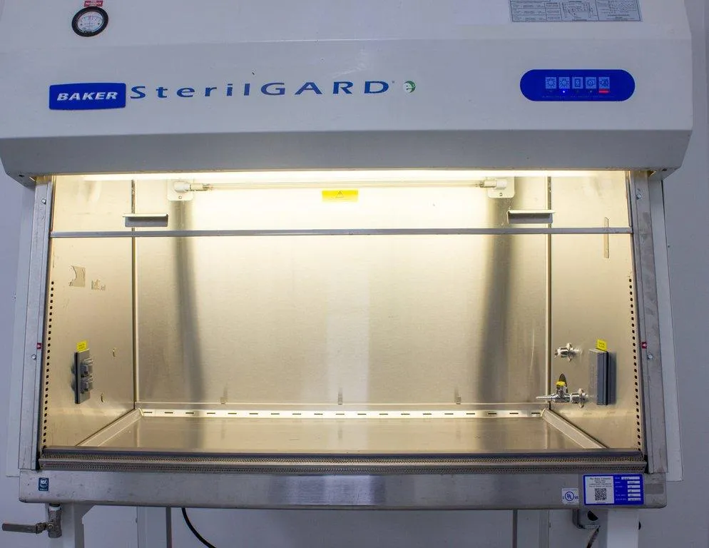 The Baker Company SG404 Biosafety Cabinet