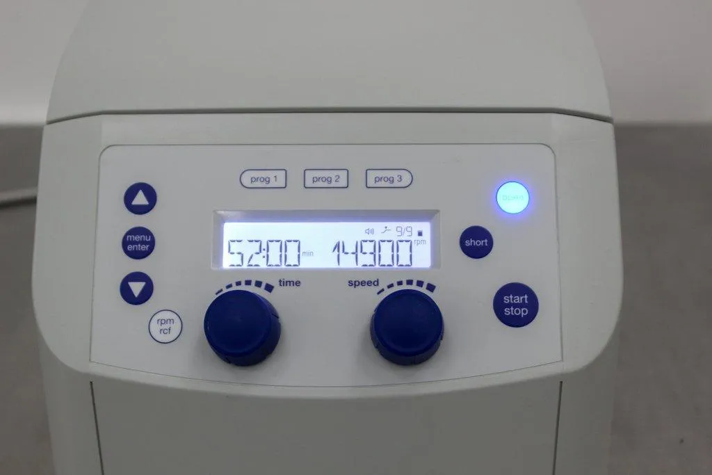 Eppendorf Centrifuge 5425 Benchtop Centrifuge 24-Place Rotor Tested 120V