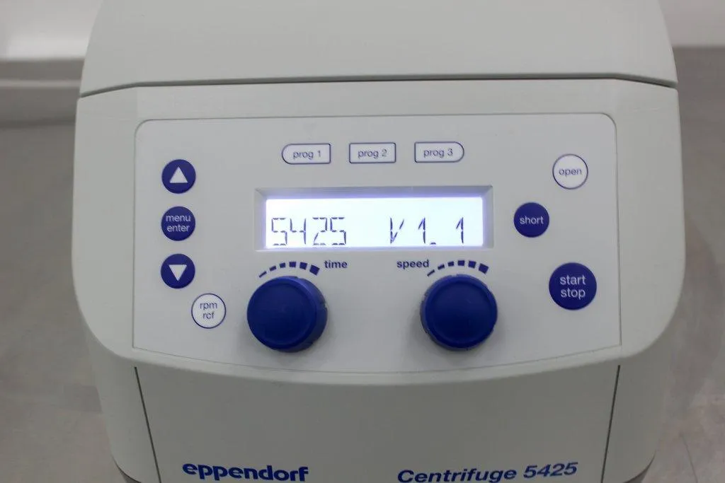 Eppendorf Centrifuge 5425 Benchtop Centrifuge 24-Place Rotor Tested 120V