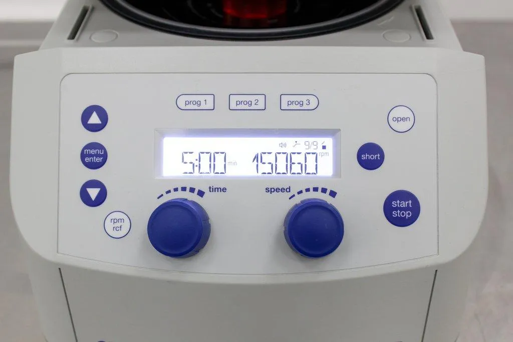 Eppendorf Centrifuge 5425 Benchtop Centrifuge 24-Place Rotor Tested 120V