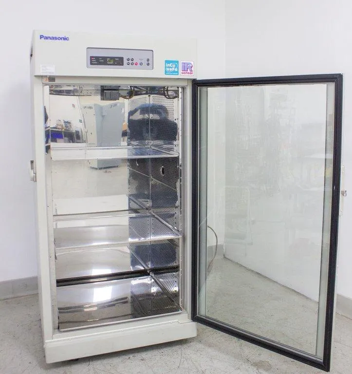 Panasonic MCO-80IC CO2 Incubator Incubator 851L Capacity 5C to 50C Temperature