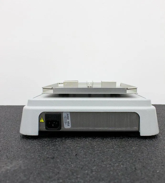 VWR Micro Plate Shaker 12620-926 Analytical Assay Analyzer, 120V, 50/60Hz