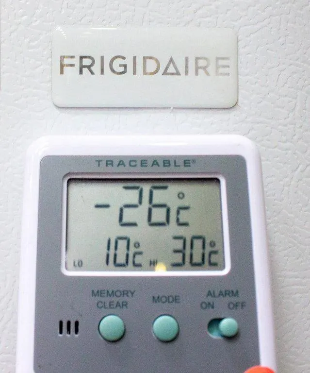 Frigidaire 20.9 cu ft Upright Freezer (White) FFFU21M1QWF