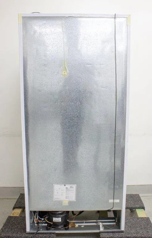 Frigidaire 20.9 cu ft Upright Freezer (White) FFFU21M1QWF