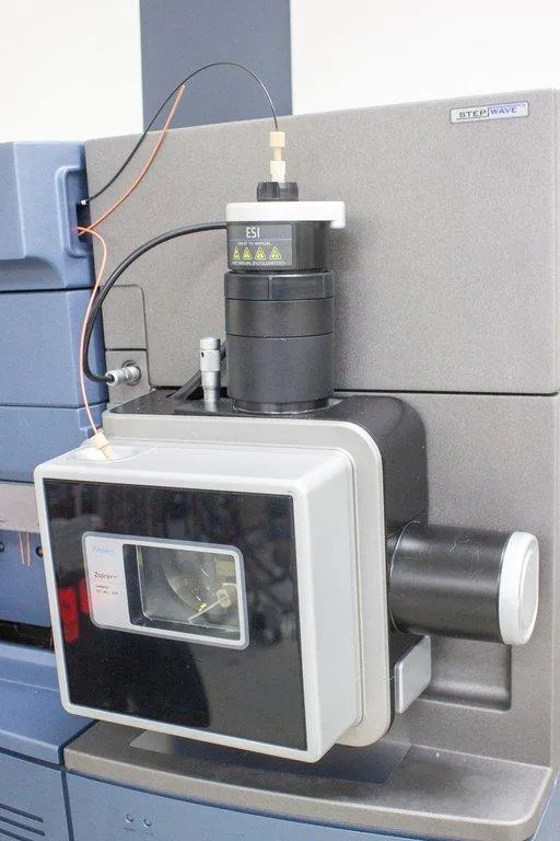 Waters Xevo G2-XS TOF Mass Spectrometer 220V 50Hz/60Hz w/Vacuum Pump