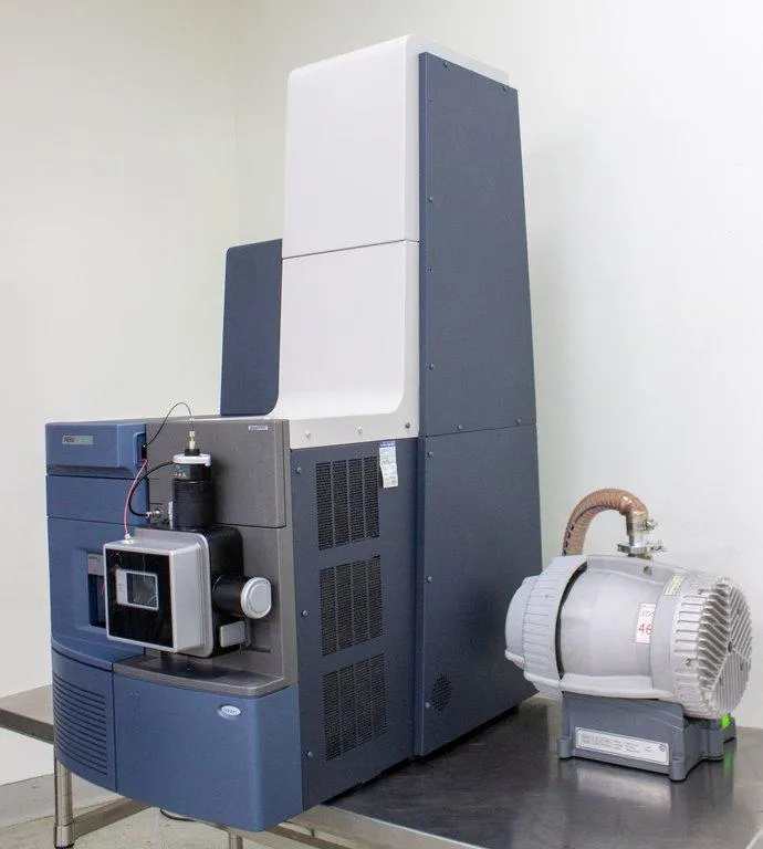 Waters Xevo G2-XS TOF Mass Spectrometer 220V 50Hz/60Hz w/Vacuum Pump