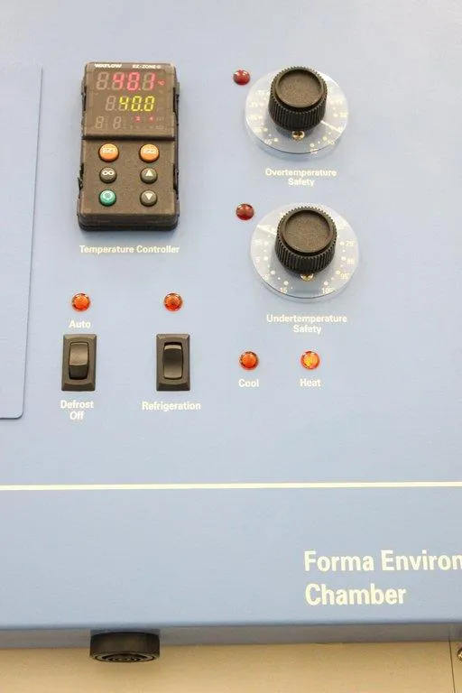 Thermo 3920 Forma Environmental Chamber Temperature Range 0 to 60C