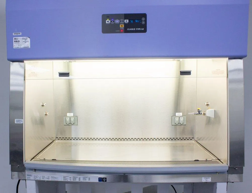 Panasonic MHE-N400A2-PA Biosafety Cabinet Class II A2 115V 480 lb Includes Stand