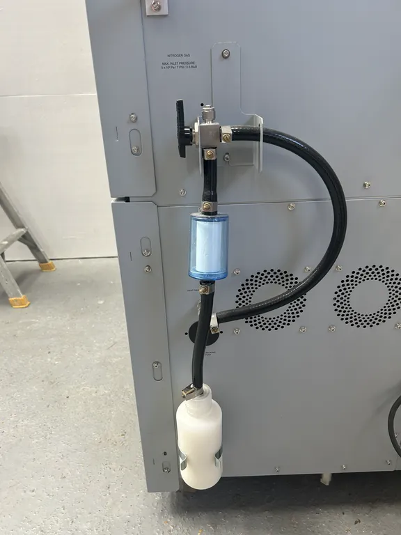 Biomerieux Vitek MS MALDI-TOF microbiological ID system Bioanalyzer