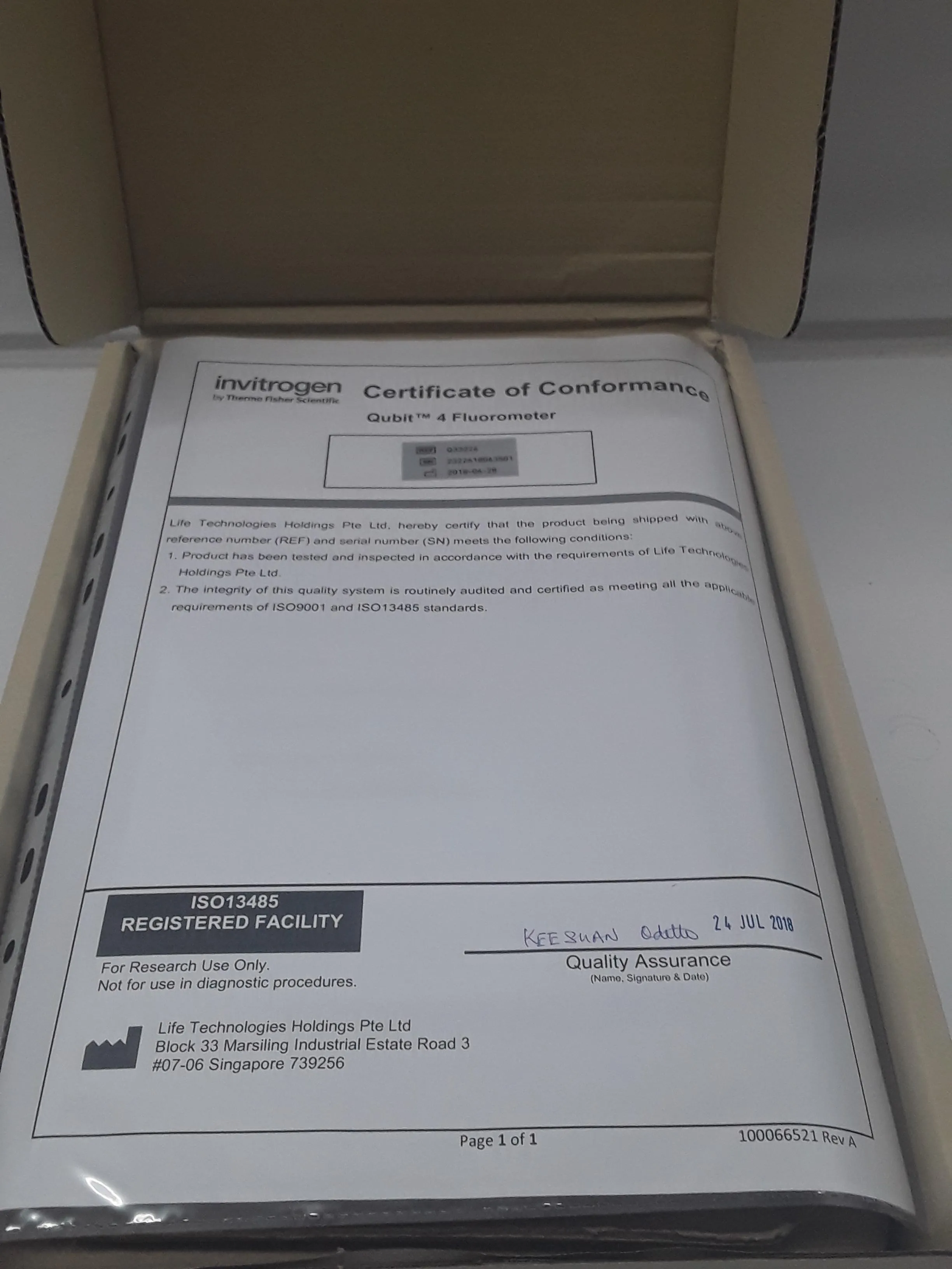 Invitrogen Qubit 4 Fluorometer DNA Synthesizer Q33226