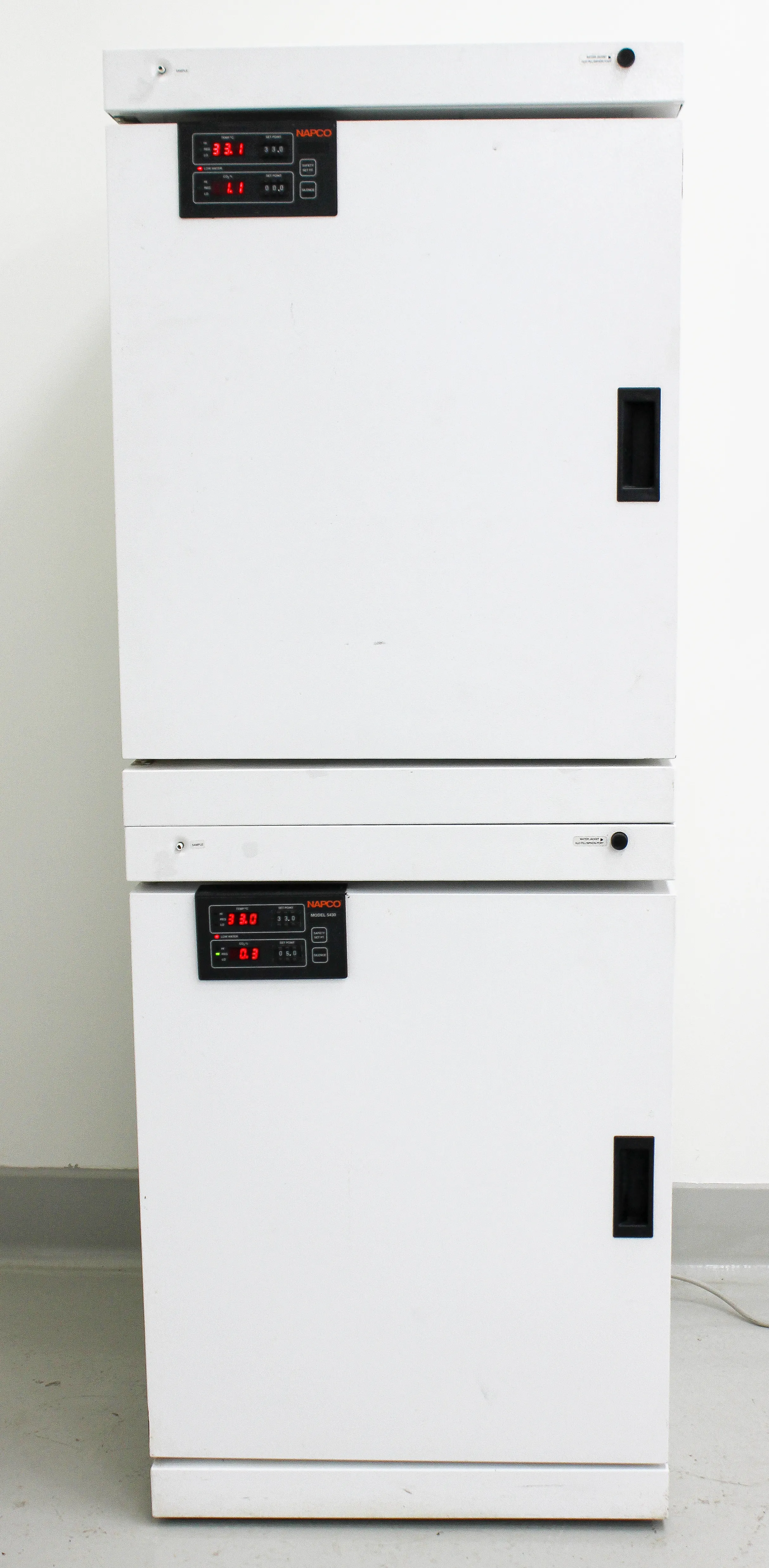 Napco 5430 CO2 Incubator Optimal Cell Growth in Water-Jacketed Unit