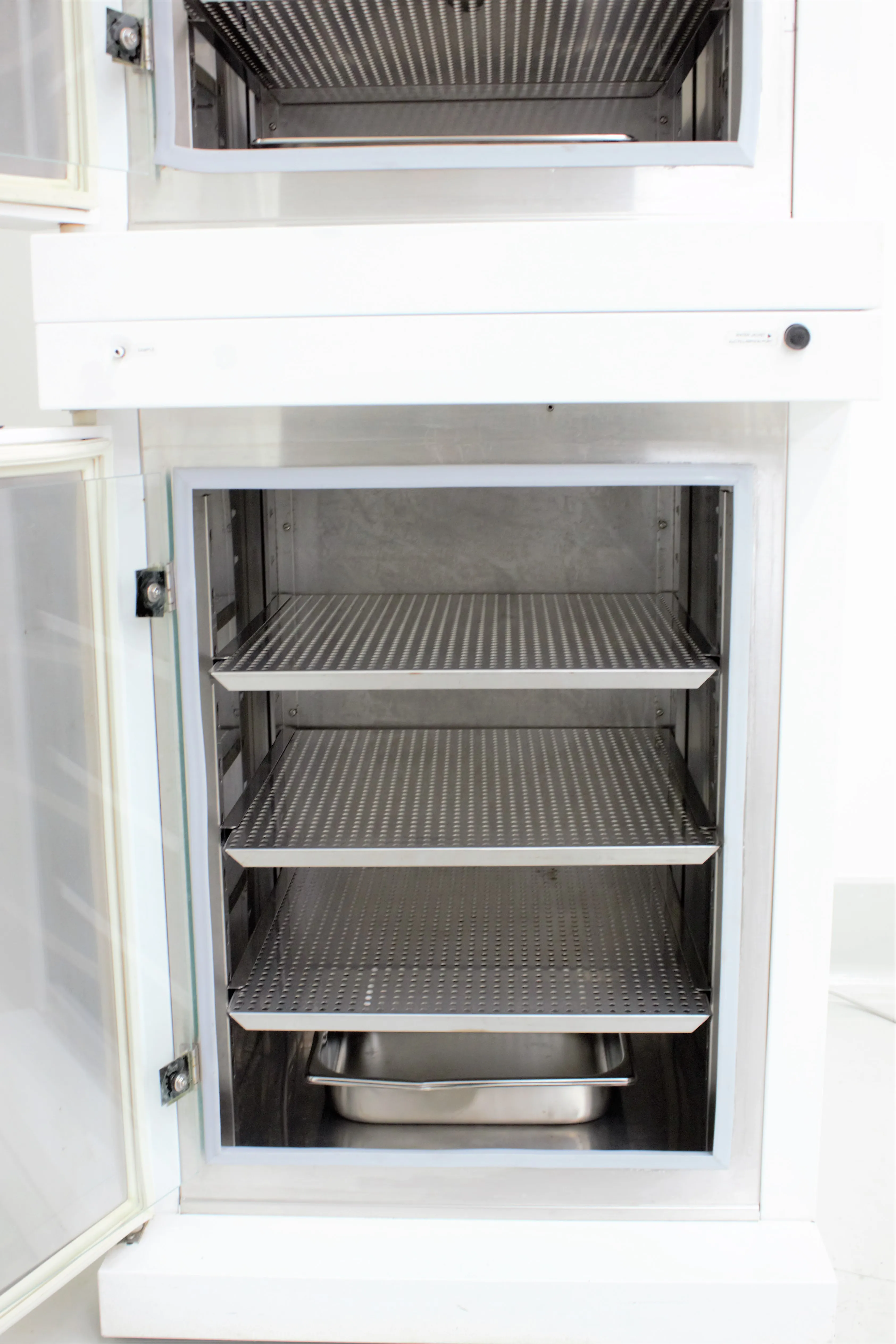 Napco 5430 CO2 Incubator Optimal Cell Growth in Water-Jacketed Unit