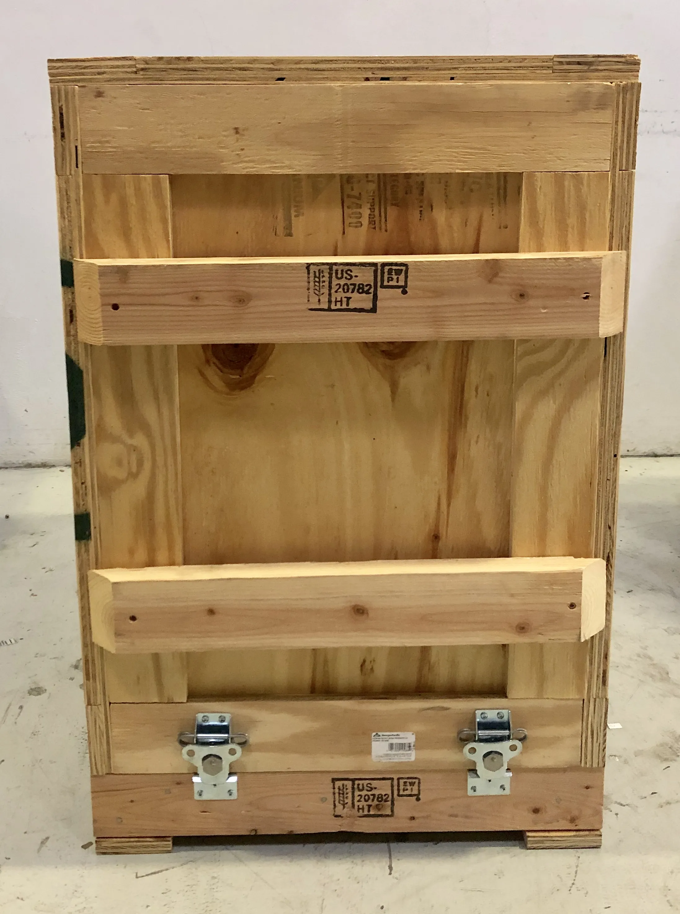 Empty Crate for XDR10 Bioreactor