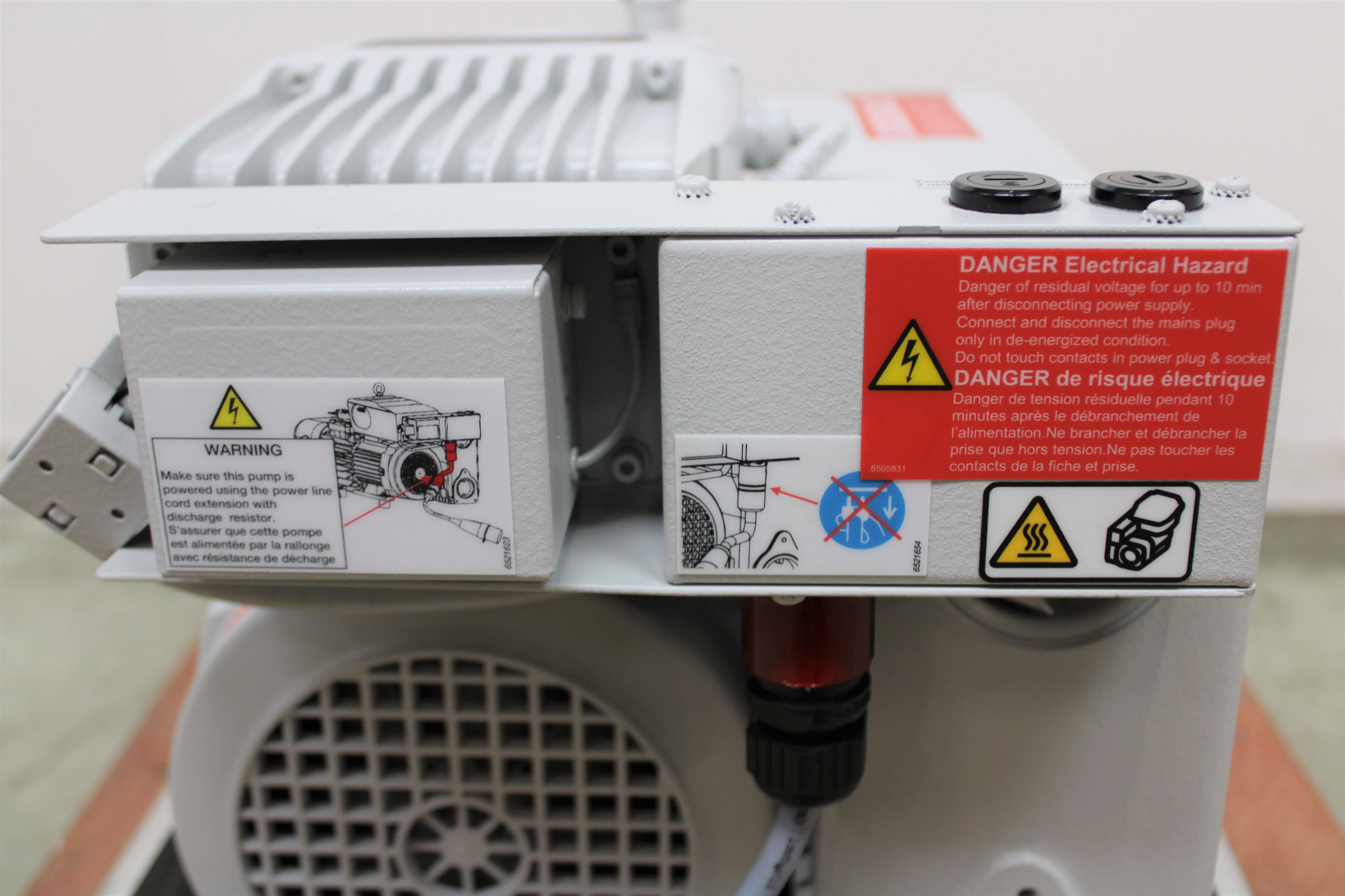 LEYBOLD SOGEVAC SV65 BI FC Rotary Vane Vacuum Pump 200-240V Model: 960465V3001