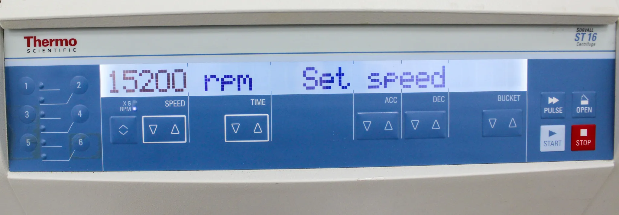 Thermo Scientific Benchtop Centrifuge Sorvall ST 16 w/ Rotor M20 /75003624