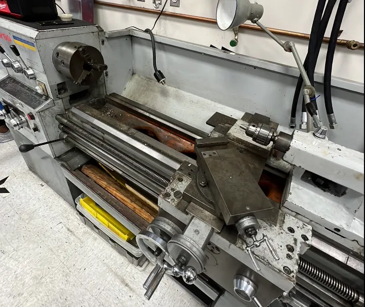 Victor Lathe 1640A by Victor
