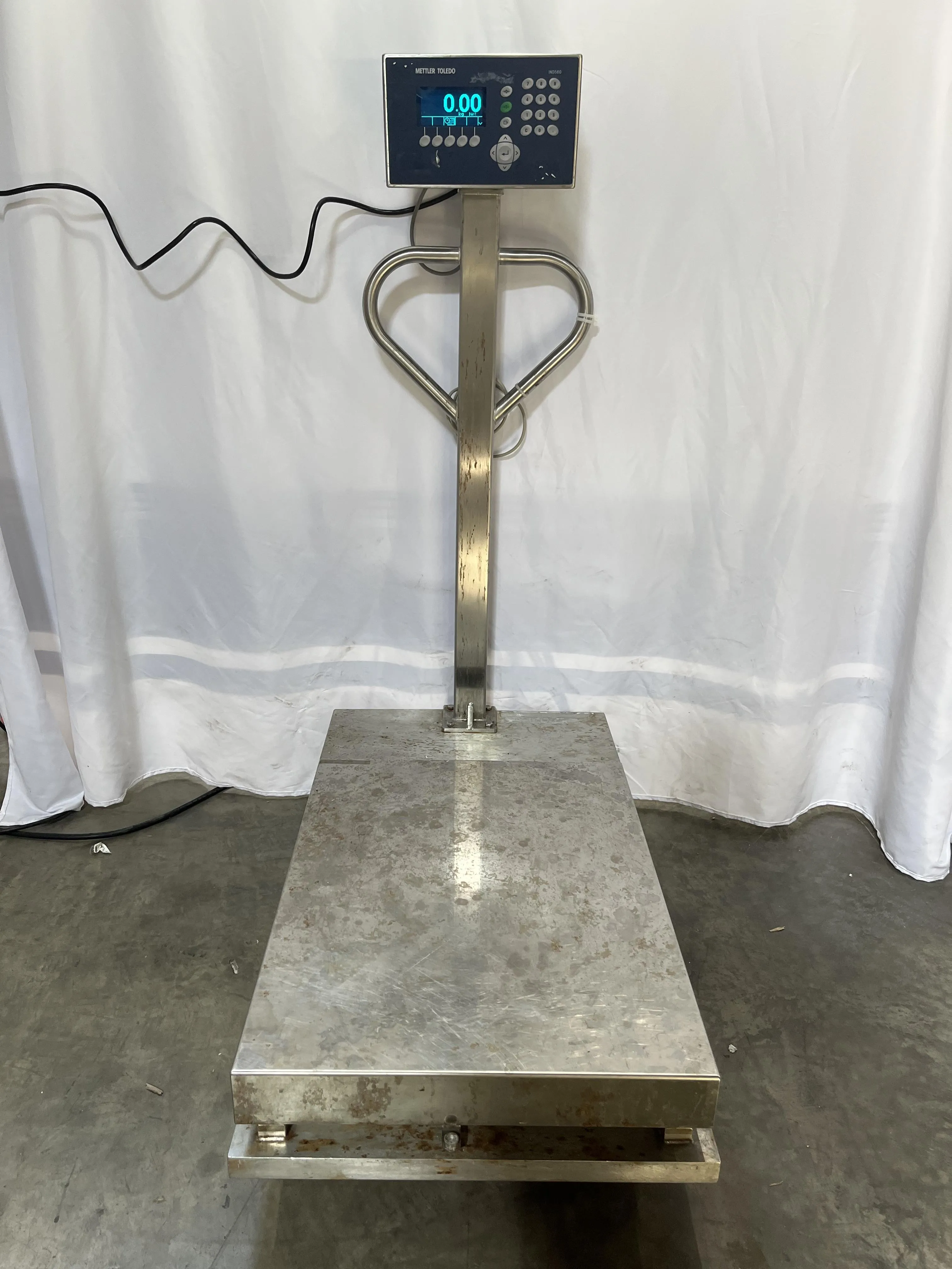 Mettler Toledo IND560 with Deckmate Floor Scale BB3362550