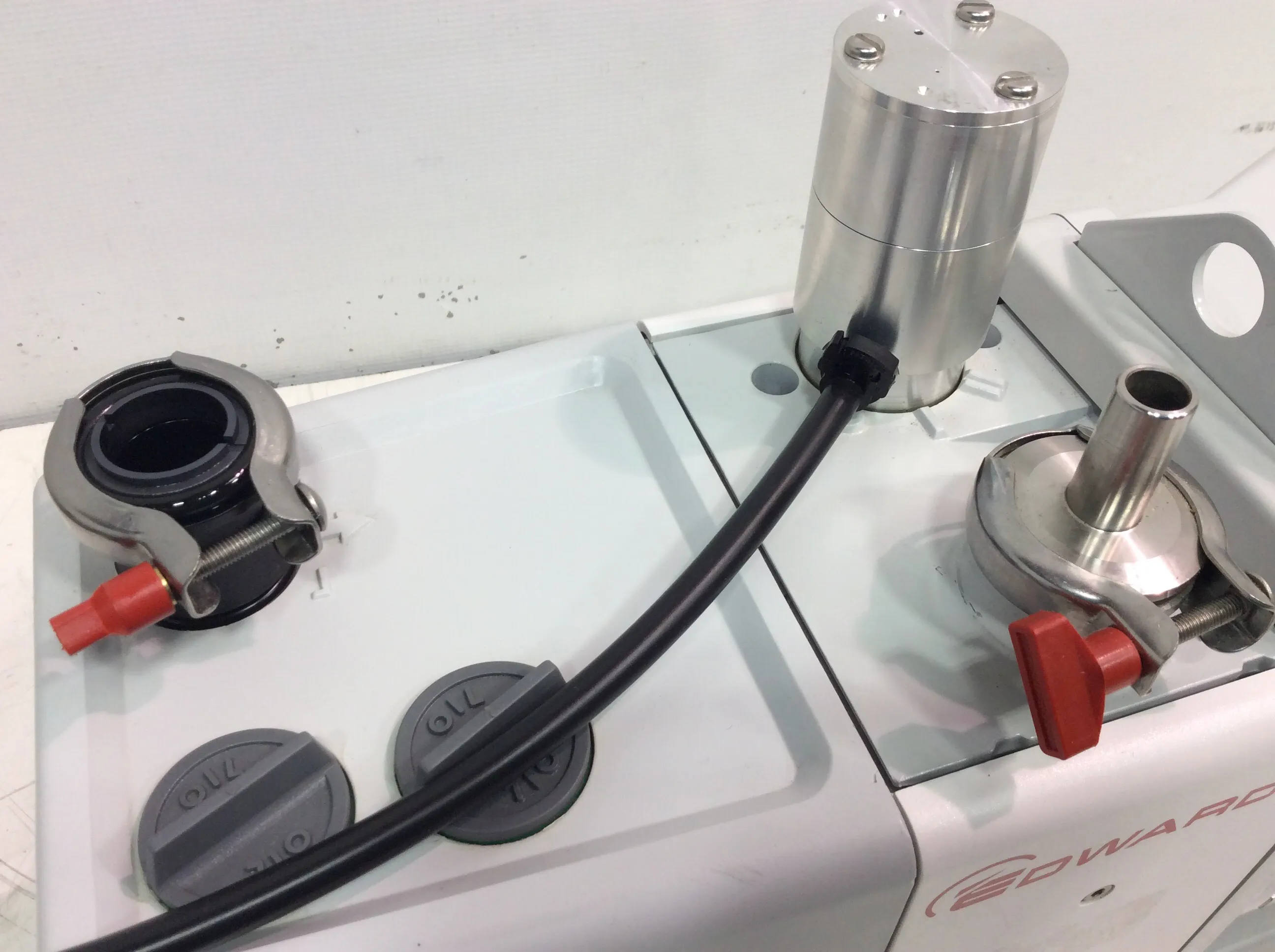 Edwards RV8 115/230V, 1-ph, 50/60Hz Vacuum Pump
