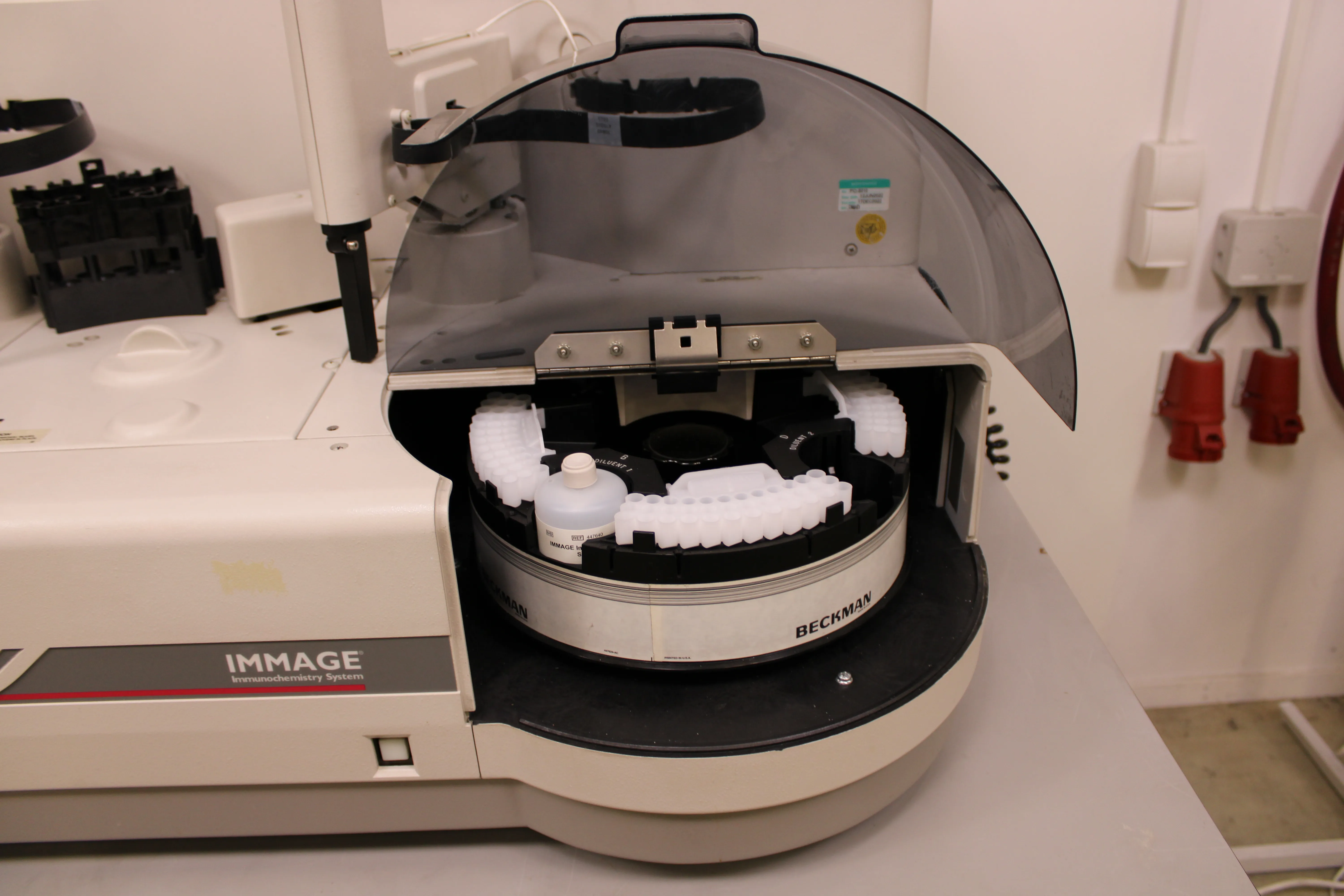 Beckman Coulter Immage 4700 Immunochemistry Analyzer System with Computer - Used Lab Equipment