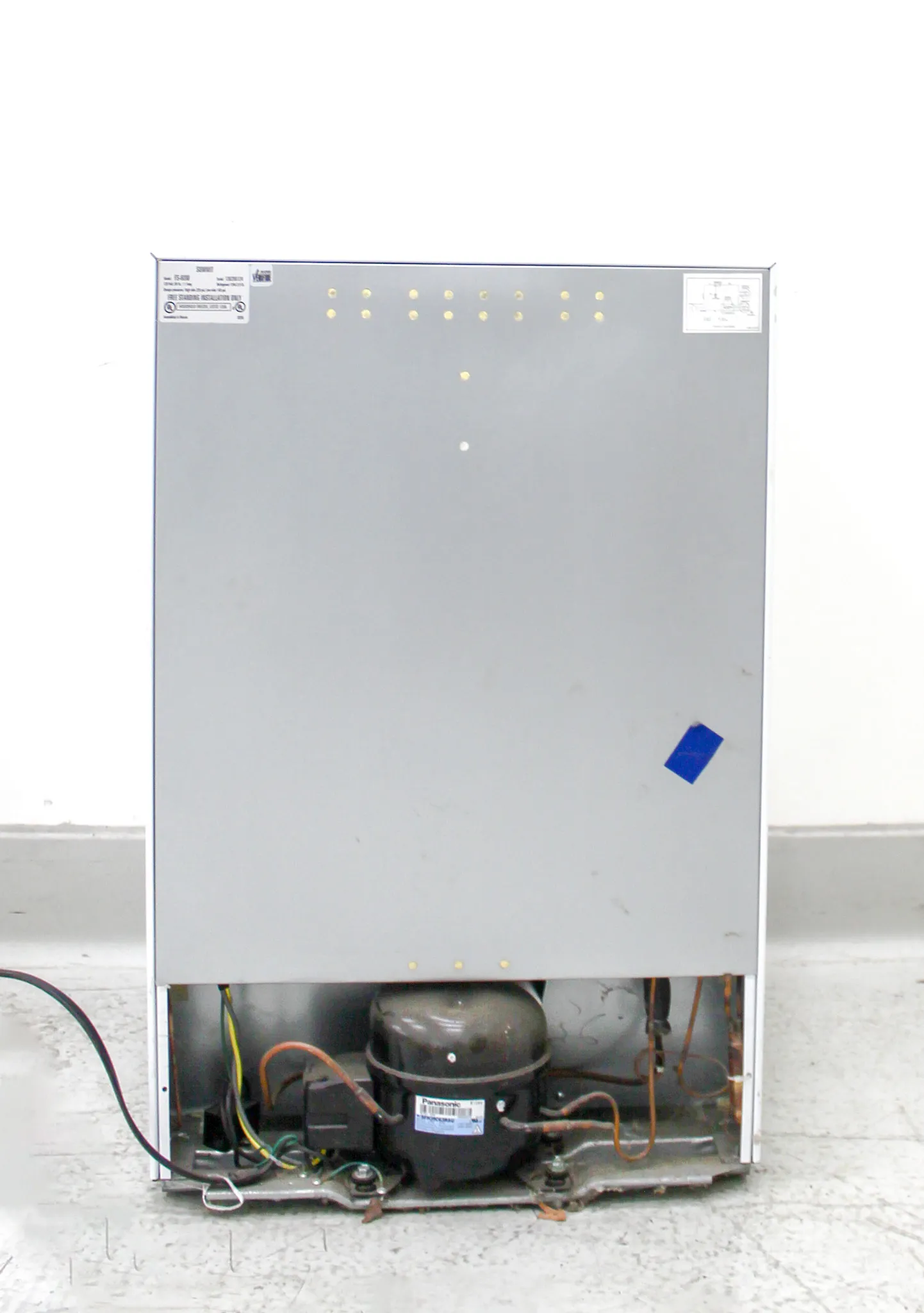 Summit 5 cu. ft. Upright Manual Defrost Freezer in White FS-60M