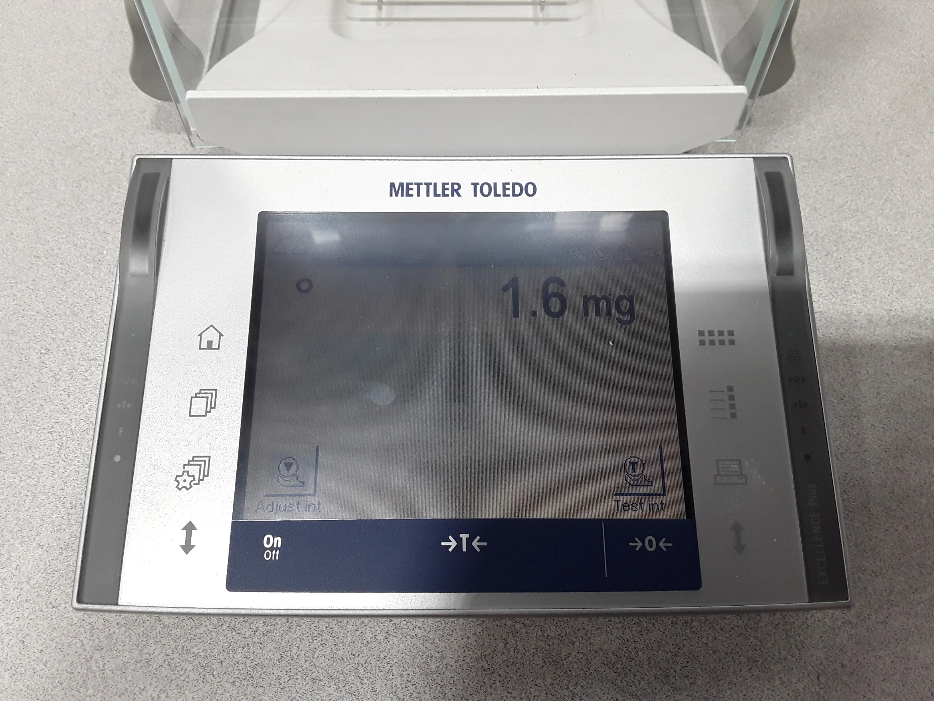 Mettler-Toledo XP204 Analytical Balance 220g/0.1mg SmartSens SmartGrid SmartScreen ProFACT